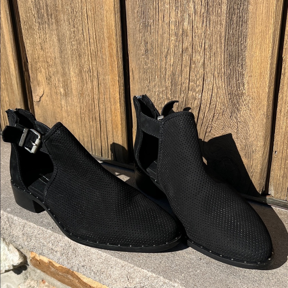 Steven by Steve Madden Black Perforated Ankle Boots with Buckle size 8